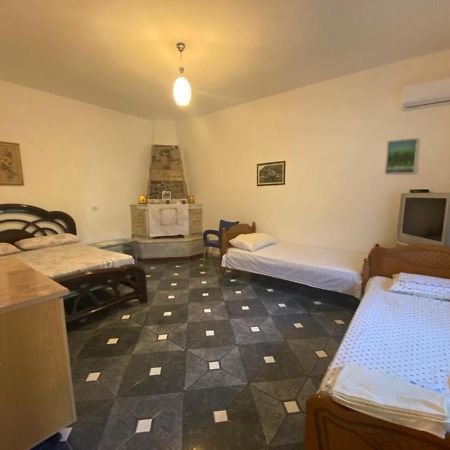 Eva Apartments Dhërmi Esterno foto