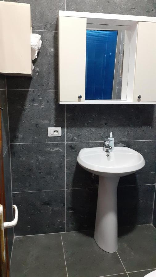 Eva Apartments Dhërmi Esterno foto