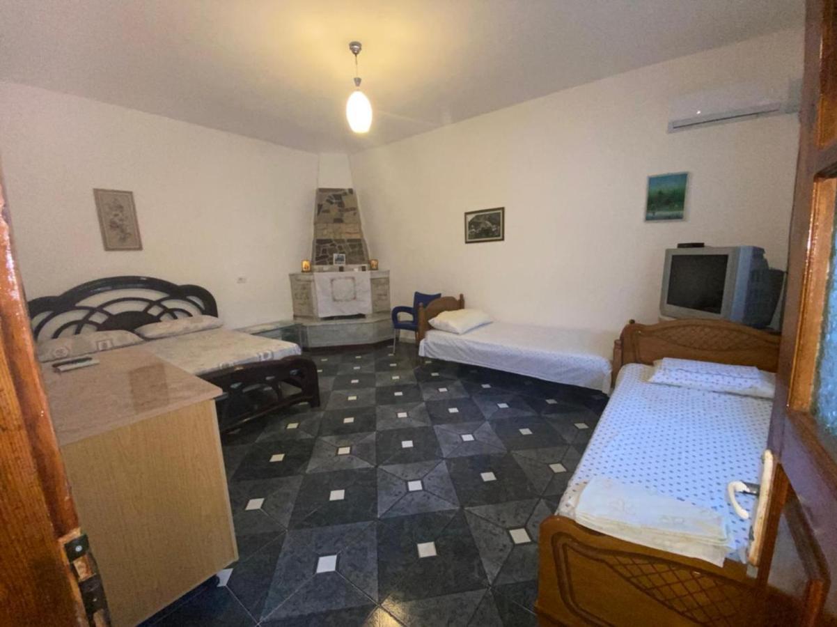 Eva Apartments Dhërmi Esterno foto