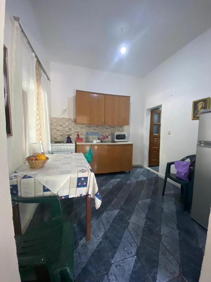 Eva Apartments Dhërmi Esterno foto
